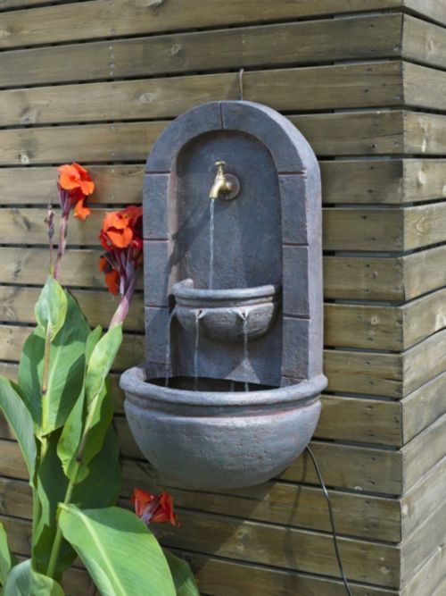 benedomi Fiberglas Brunnen mit Wasserhahn