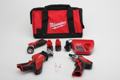 Milwaukee C12 PP3A-22B PowerPack mit Akkuschrauber, Akkuleuchte, SÃ€belsÃ€ge