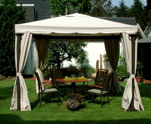 Pavillon Sahara, 300 x 300 cm